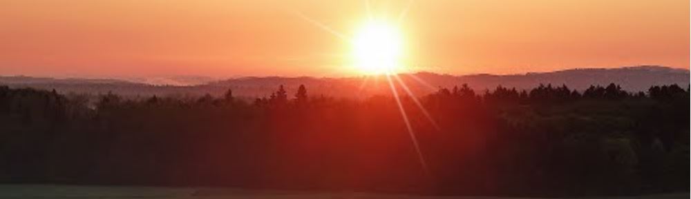 Ein Sonnenaufang: Inbegriff für Anfang und Aufbruch. Der Start zu Ihrer SolarAnlage.